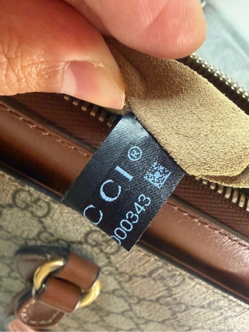 Gucci Supreme Zip Top Tote - Picture 4 of 16